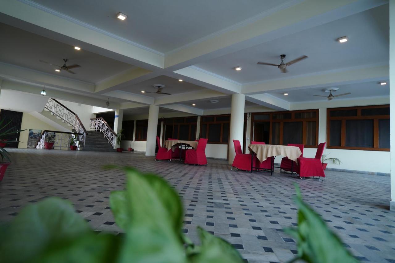 Hotel Gaurab Near Paltan Bazaar Dehradun Exterior foto